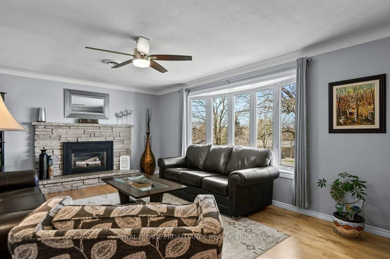 56 River Rd, Greater Napanee, K7R 3H4 | Image 3