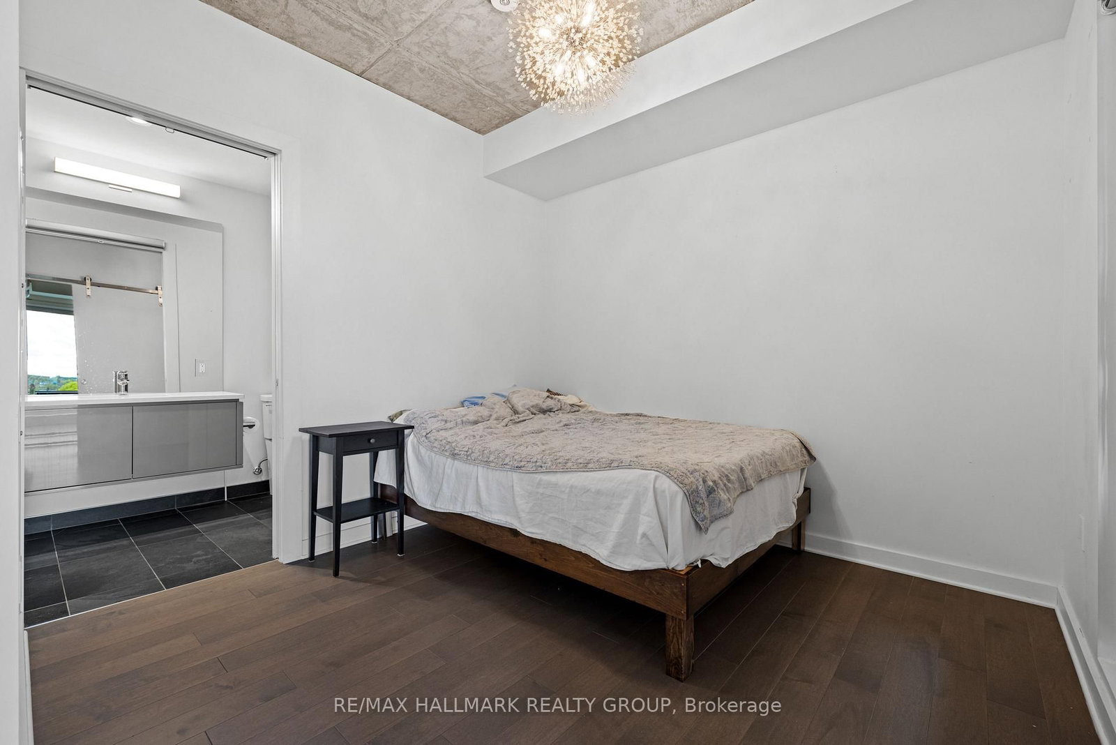 135 Barrette Street, Unit 607 - Photo 15