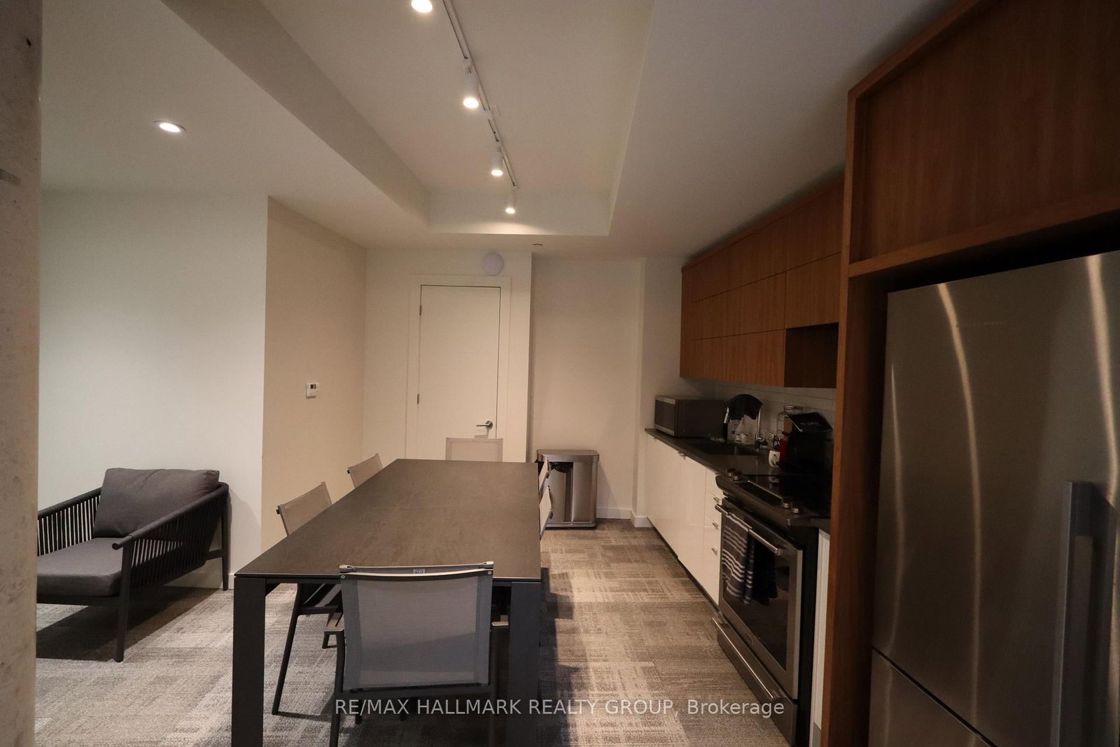 135 Barrette Street, Unit 607 - Photo 26
