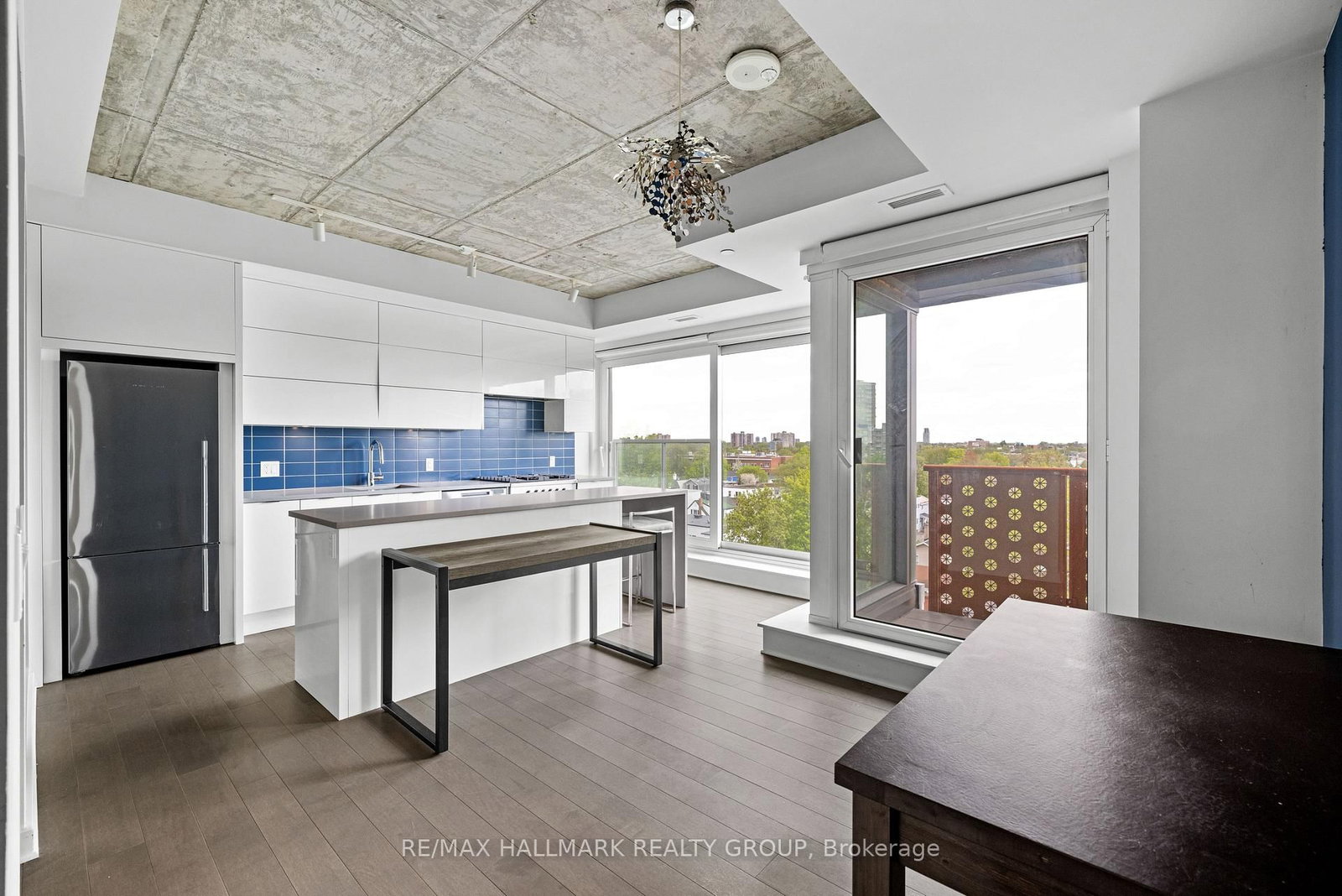 135 Barrette Street, Unit 607 - Photo 5