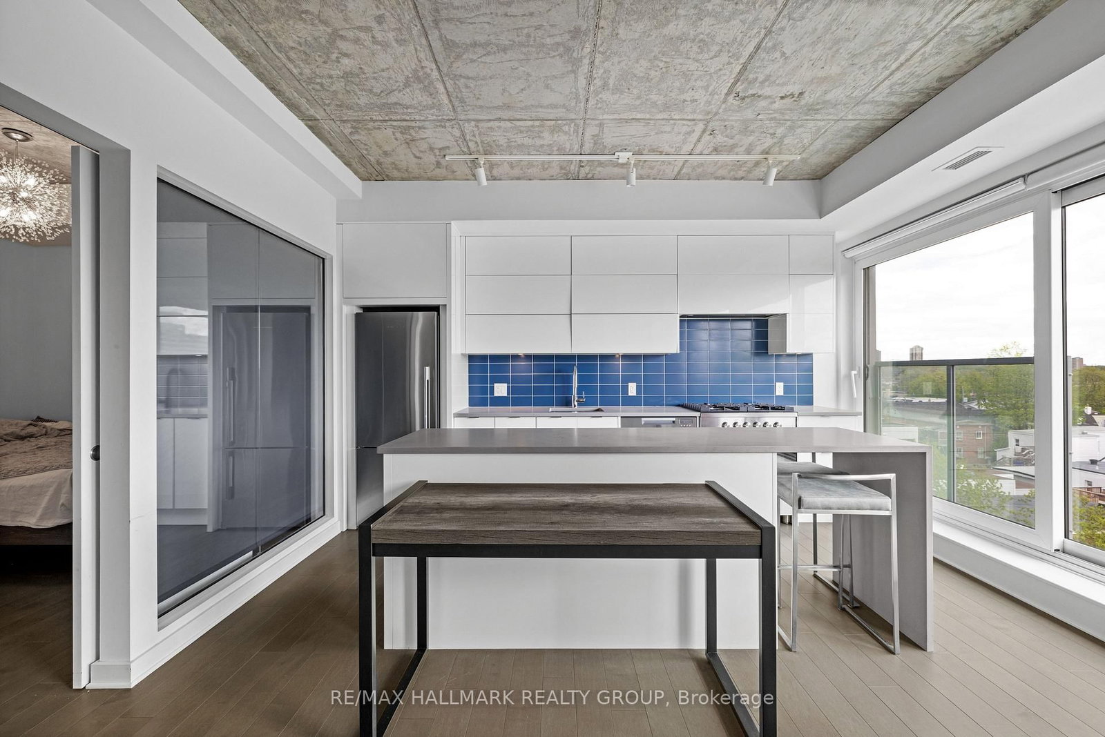 135 Barrette Street, Unit 607 - Photo 9