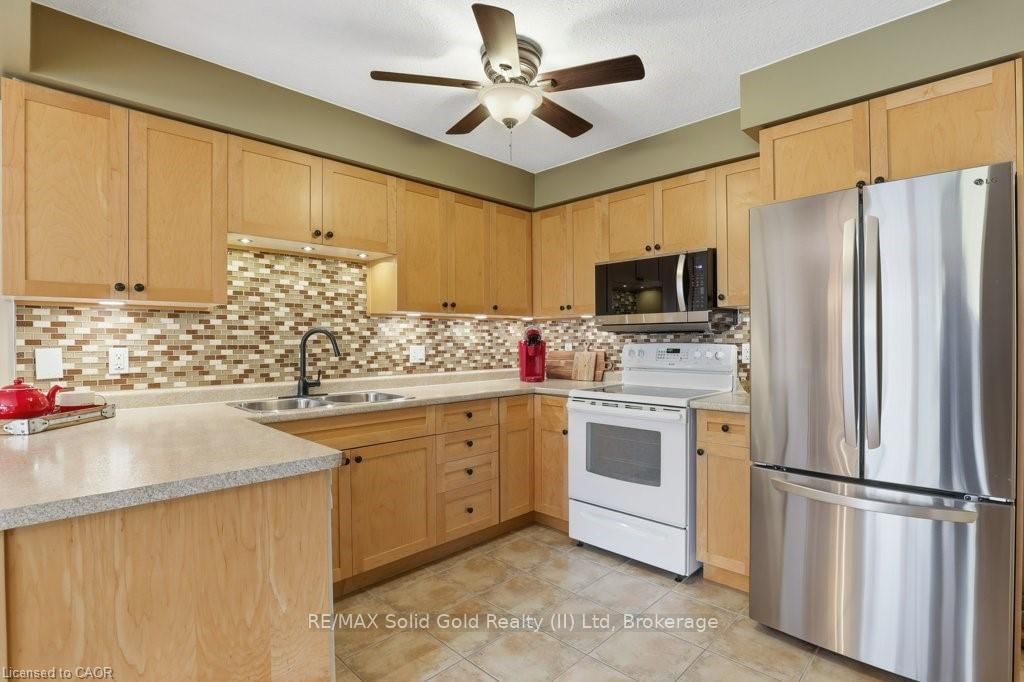 42 Fallowfield Drive, Unit 15 - Photo 6