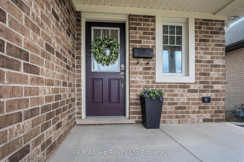 16 Nancy Crt, Tillsonburg, N4G 4G8 | Image 3