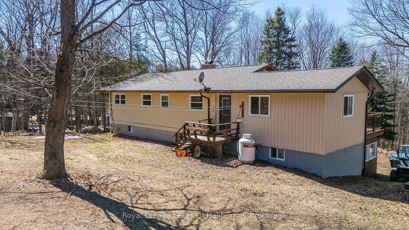 1096 Chelsea Lane, Algonquin Highlands, K0M 1S0 | Image 3