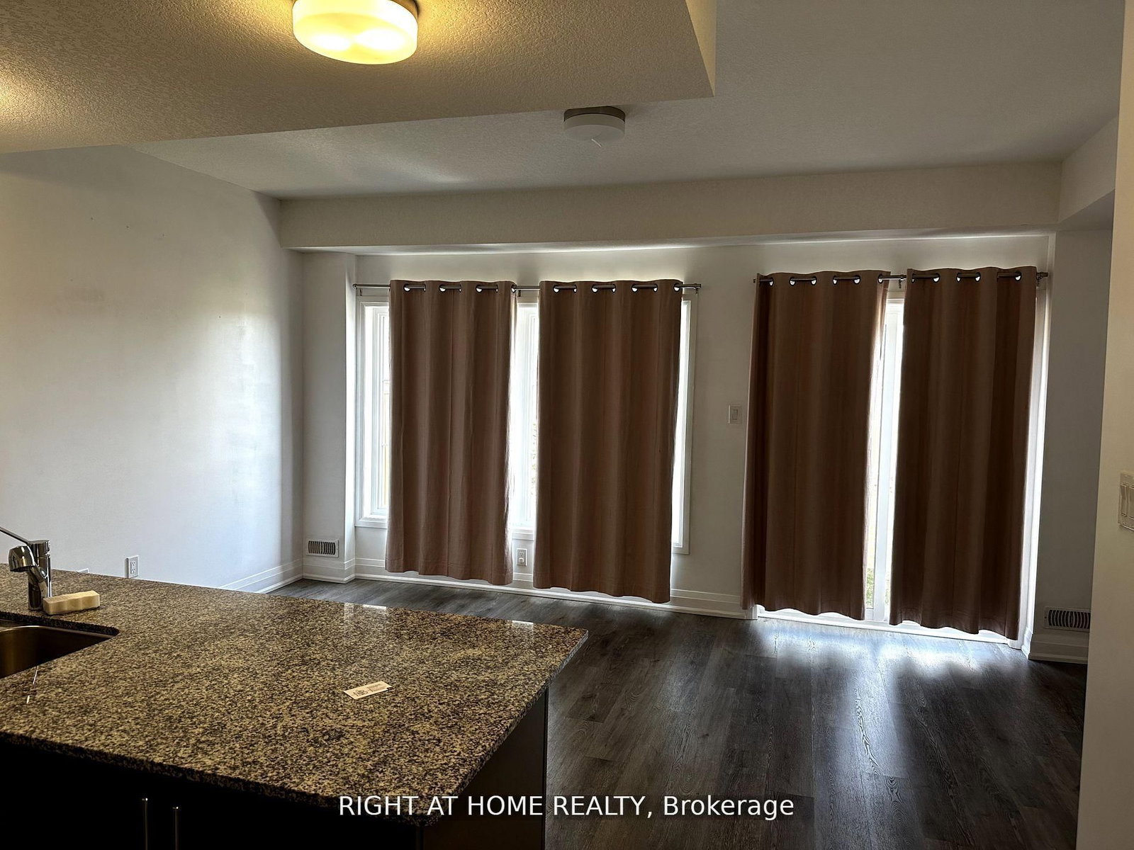 27 Steele Cres Street - Photo 10