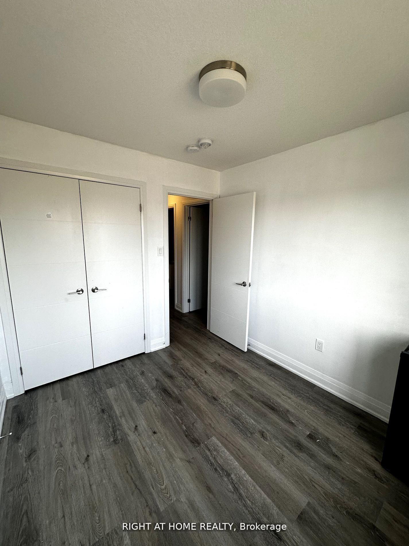 27 Steele Cres Street - Photo 12