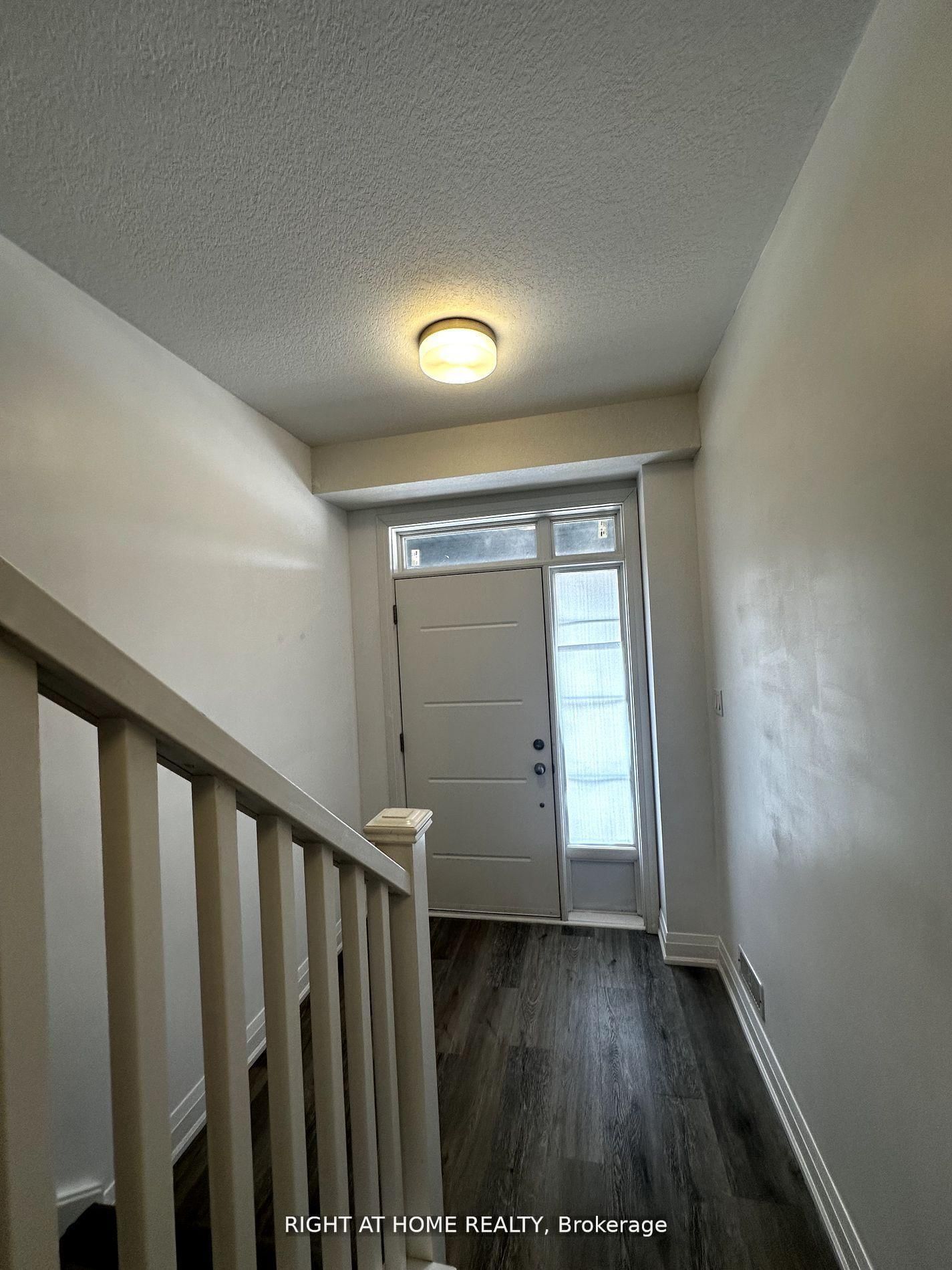 27 Steele Cres Street - Photo 4