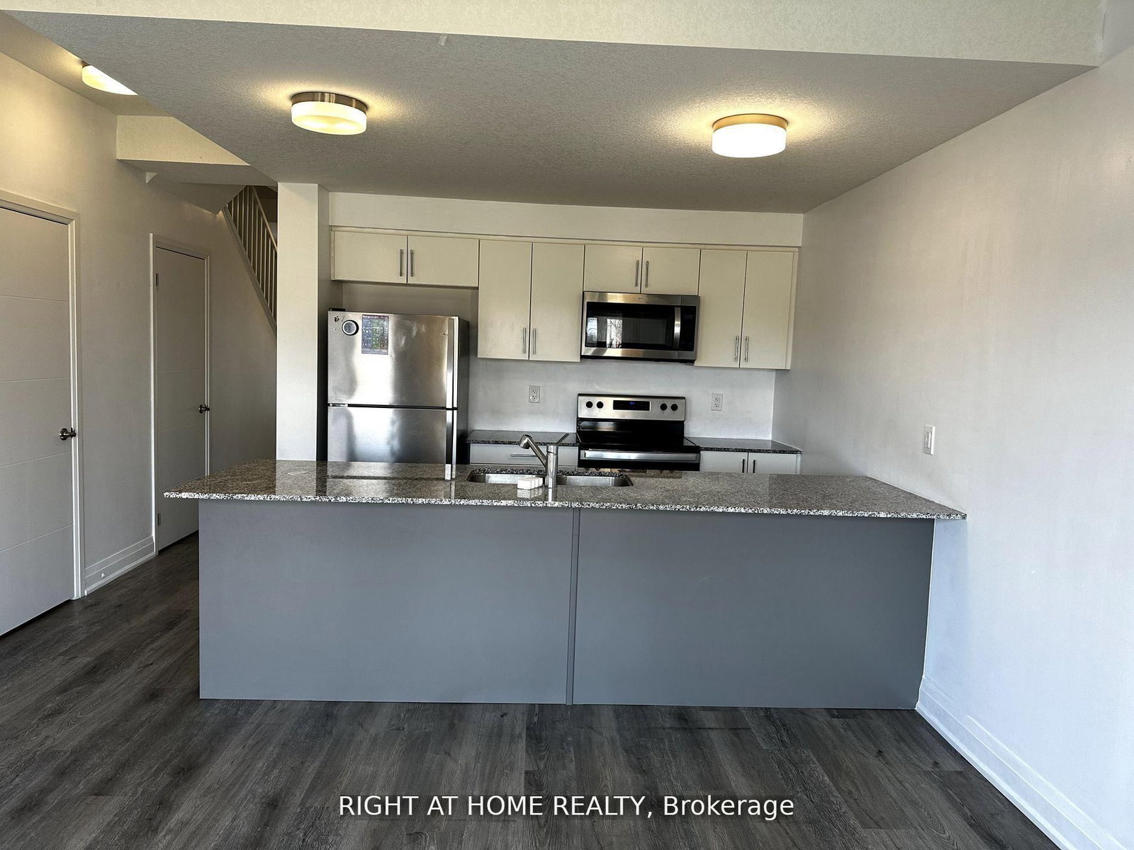 27 Steele Cres Street - Photo 6