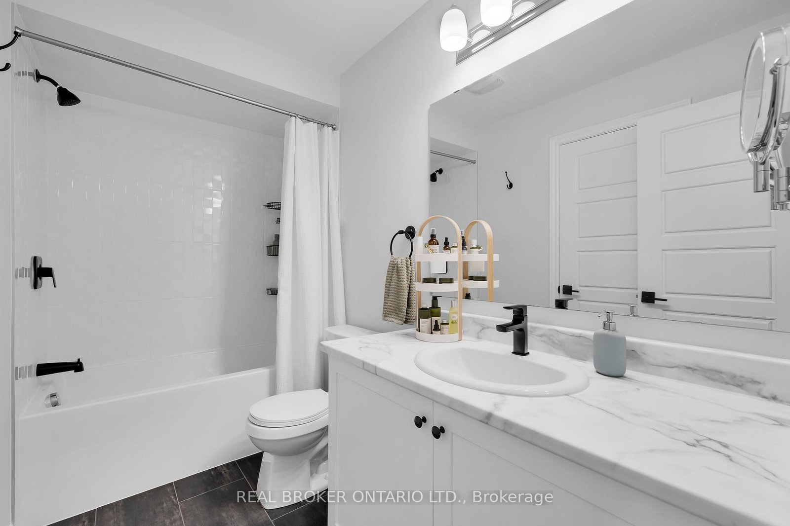 405 Pilot Private - Photo 19