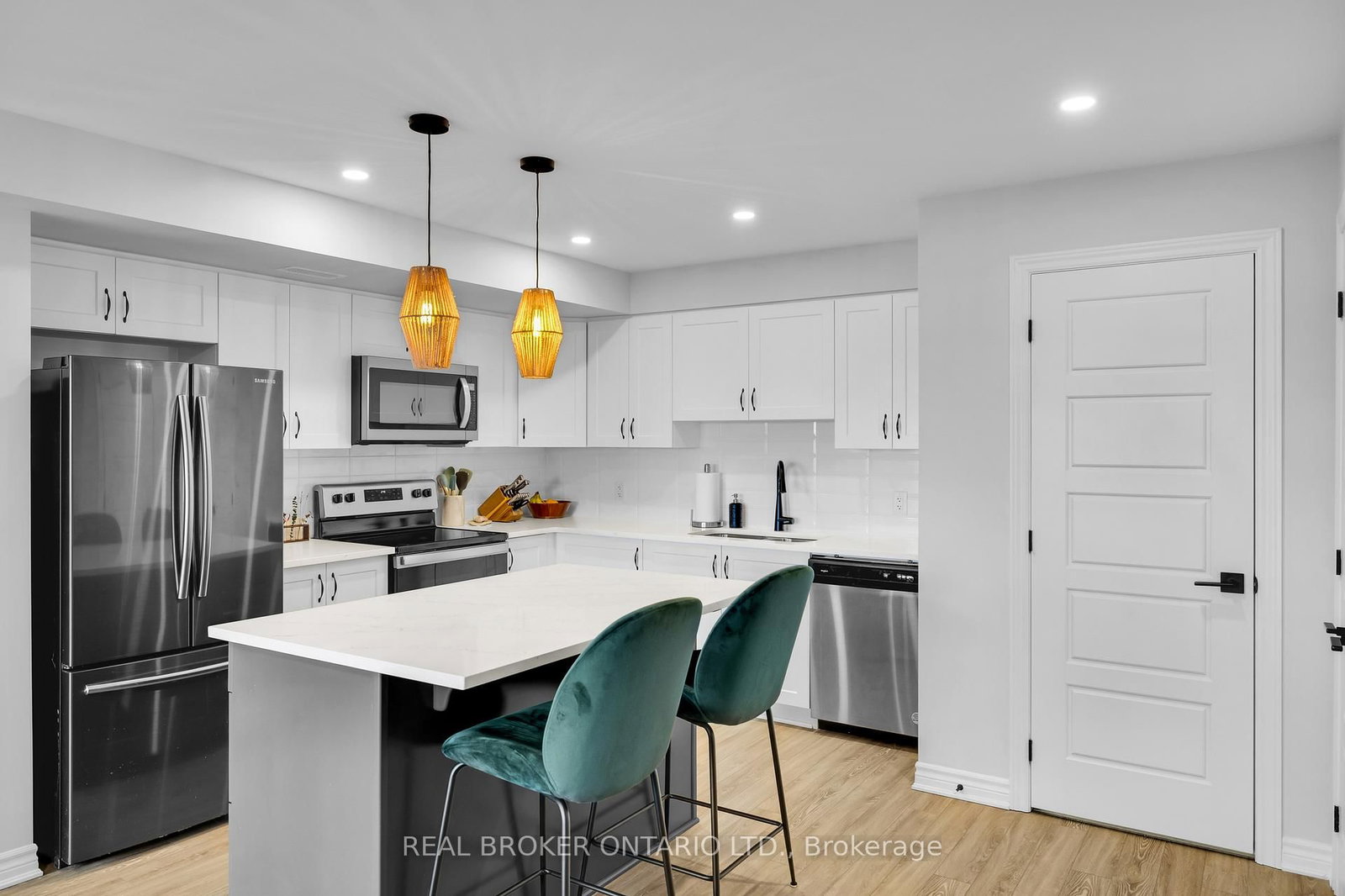 405 Pilot Private - Photo 9