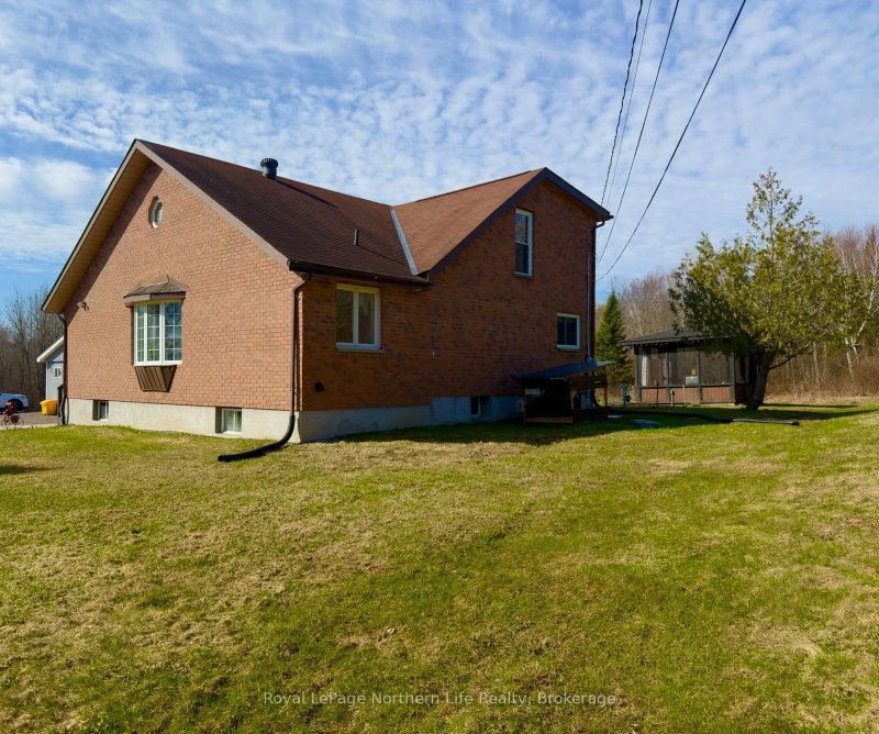 799 Maple Hill Road, Powassan