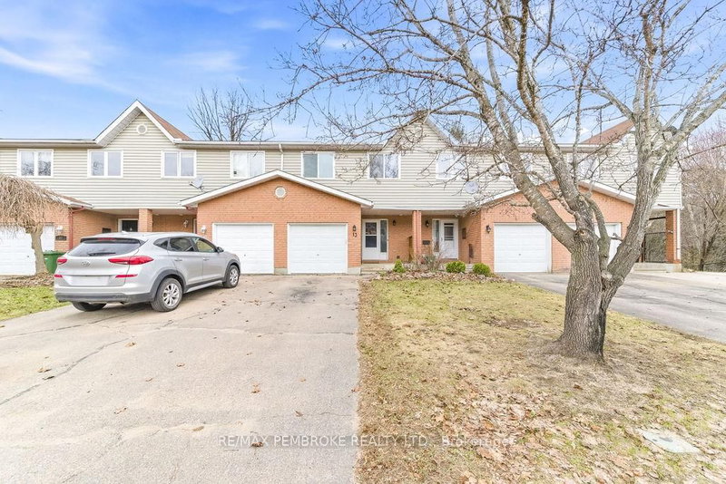 13 Vermont Meadows, Petawawa, K8H 3N3 | Image 3