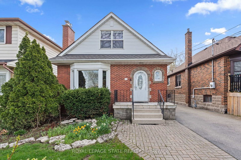 15 Millen Ave, Hamilton, L9A 2T5 | Image 3