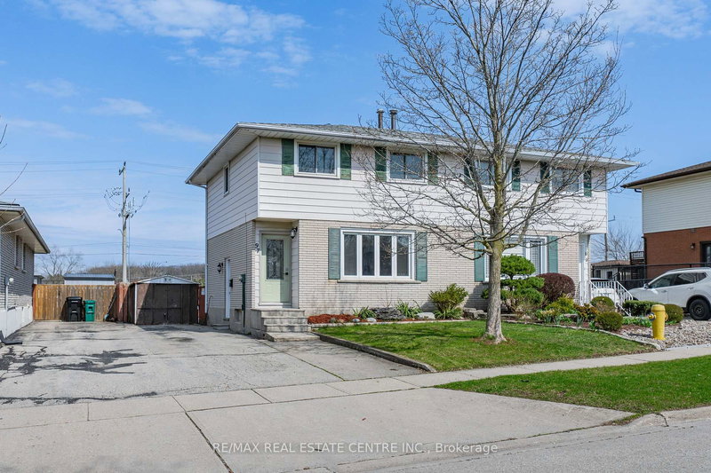 97 Moffat Dr, Cambridge, N1R 6C1 | Image 3