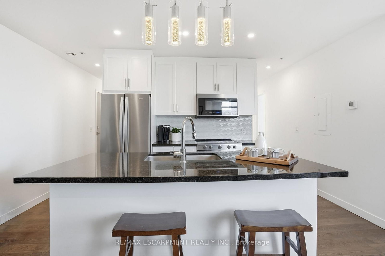 467 Charlton Avenue E, Unit 307 - Photo 11