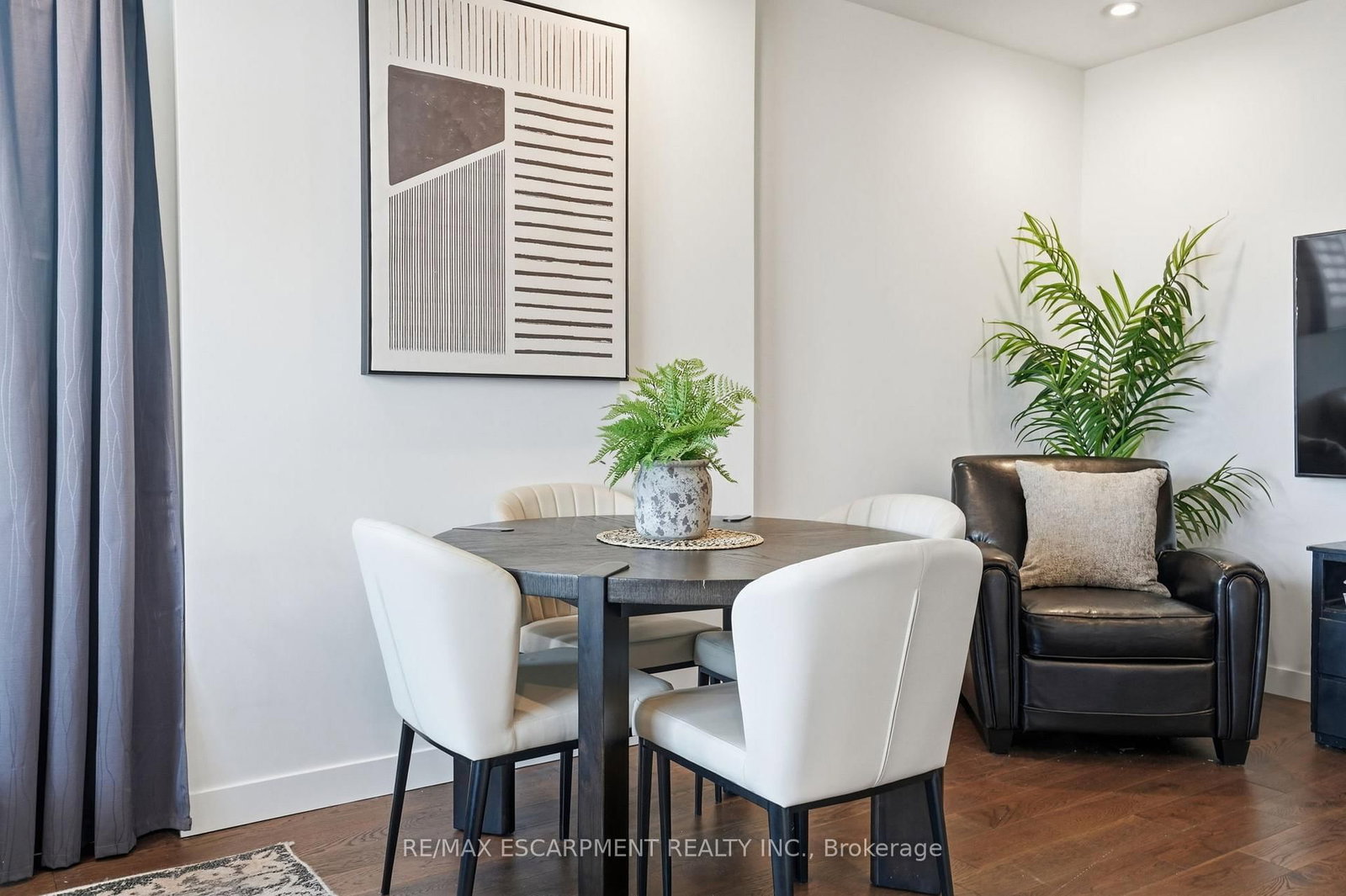 467 Charlton Avenue E, Unit 307 - Photo 14