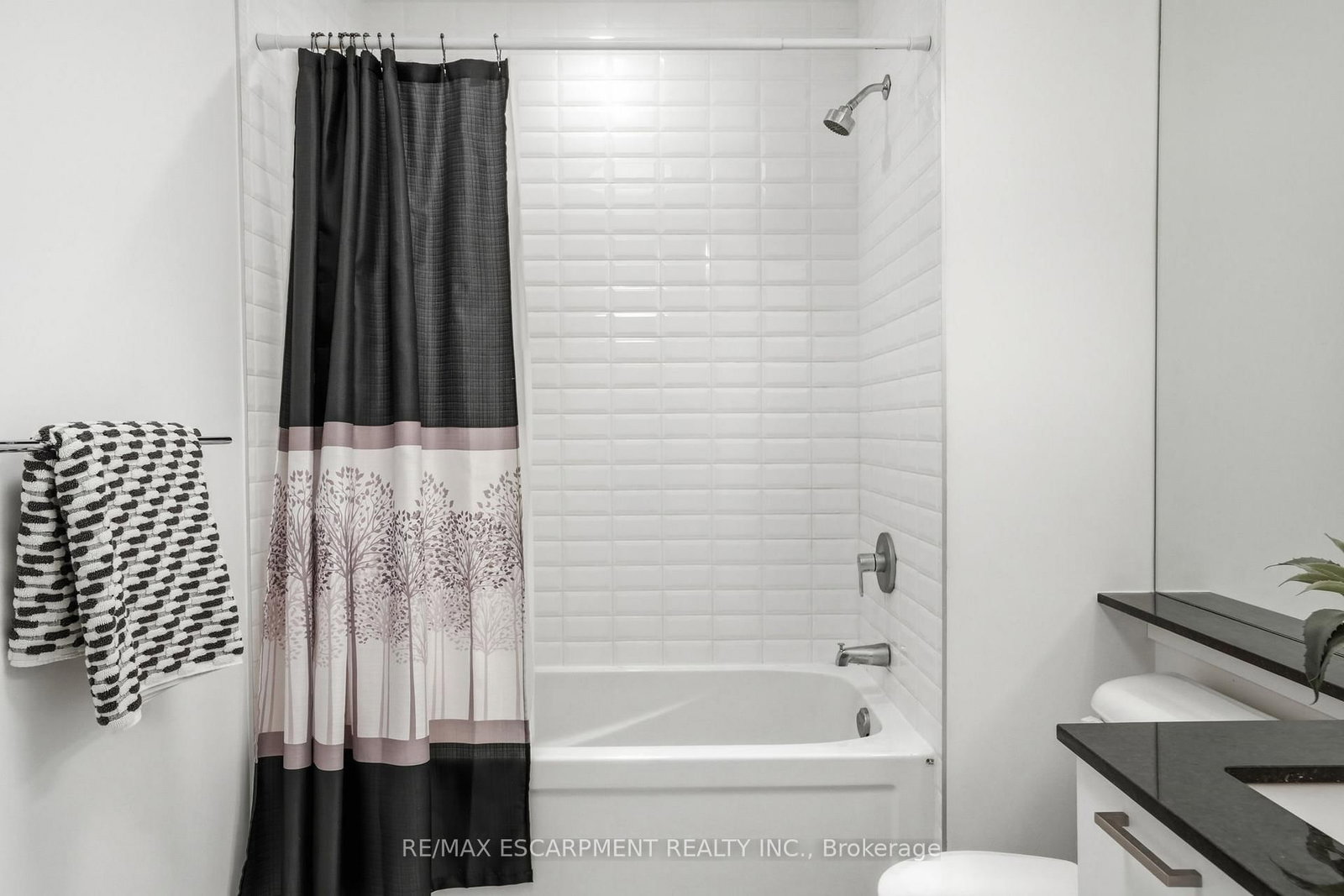 467 Charlton Avenue E, Unit 307 - Photo 21