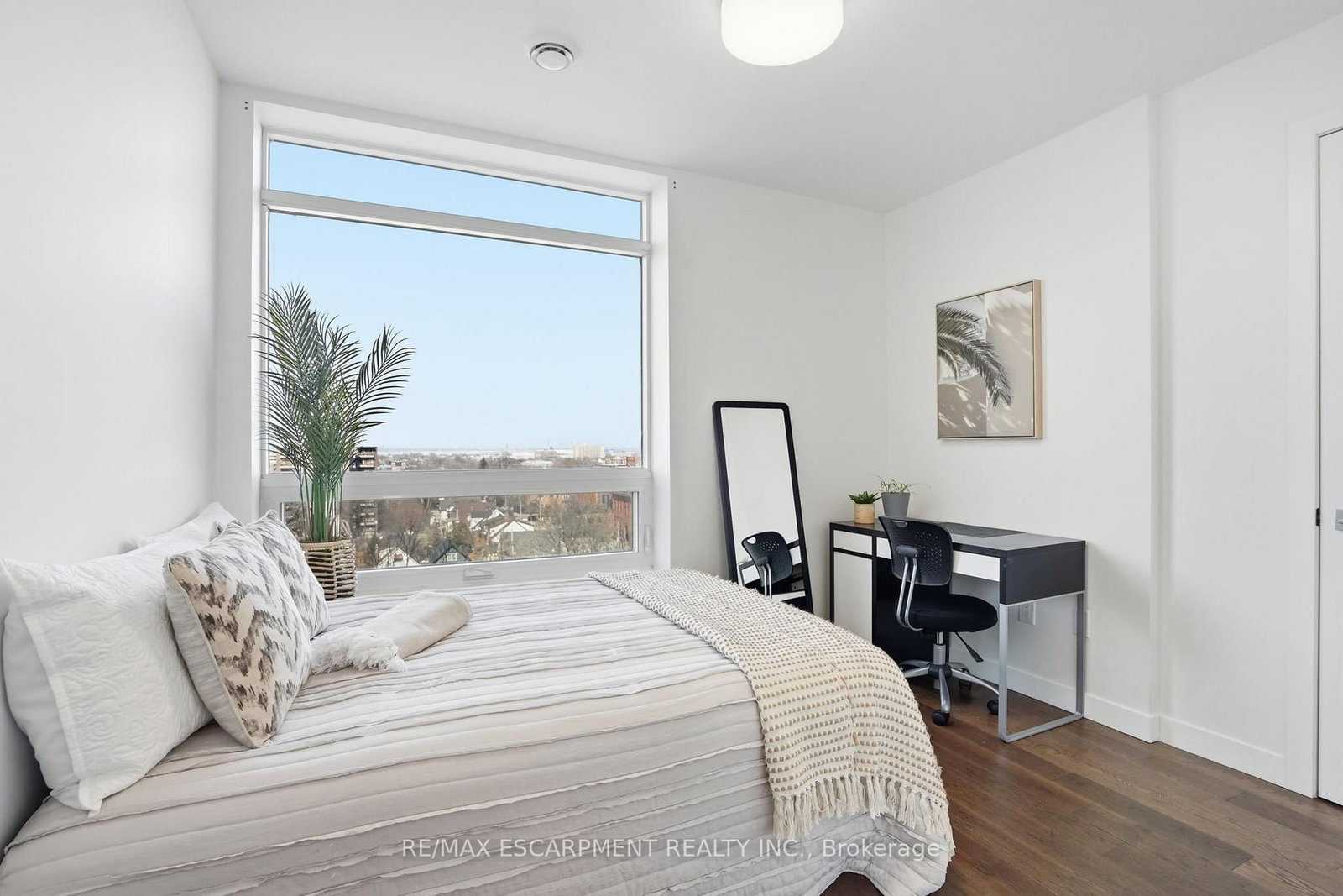 467 Charlton Avenue E, Unit 307 - Photo 24