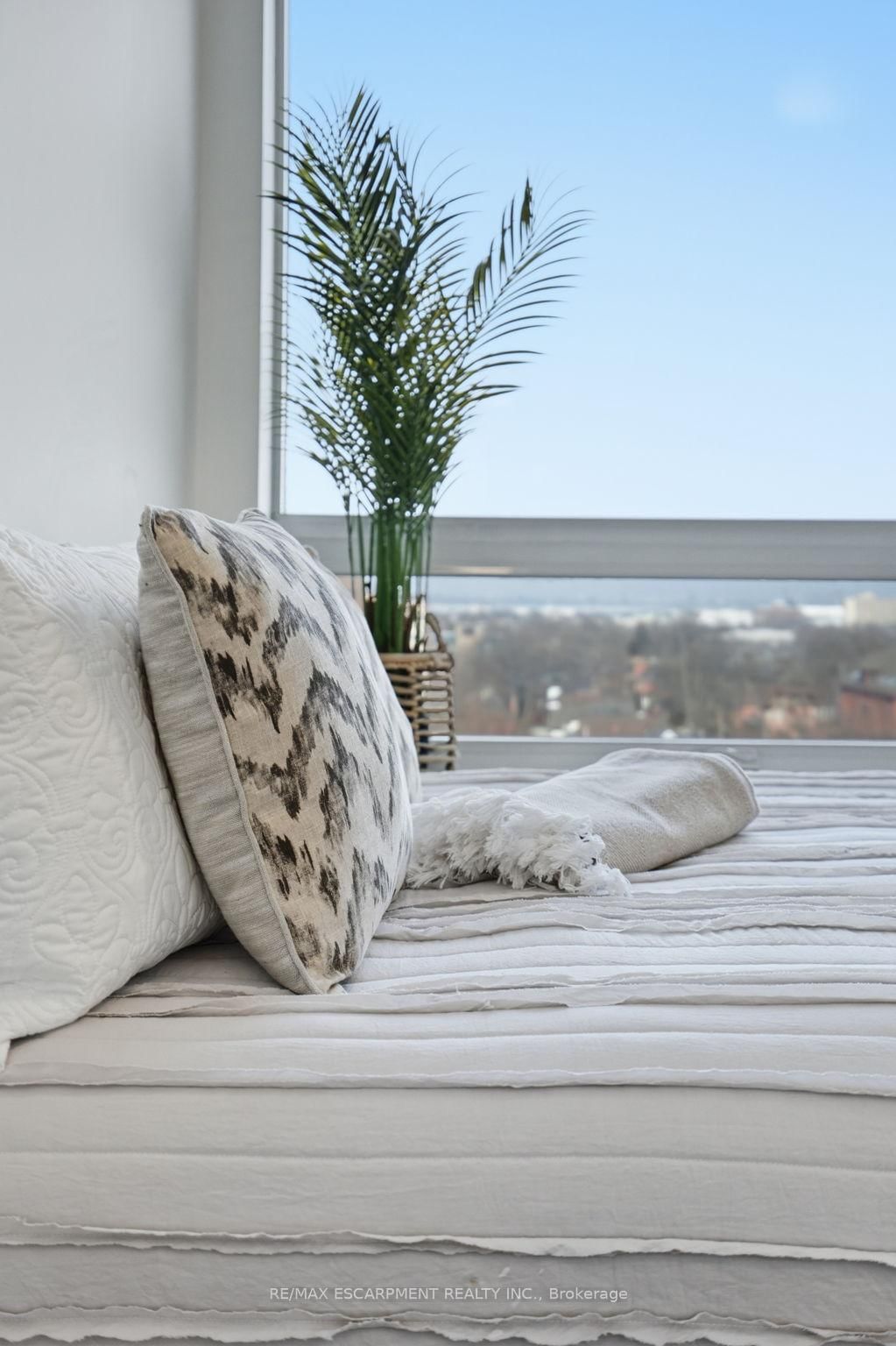 467 Charlton Avenue E, Unit 307 - Photo 25