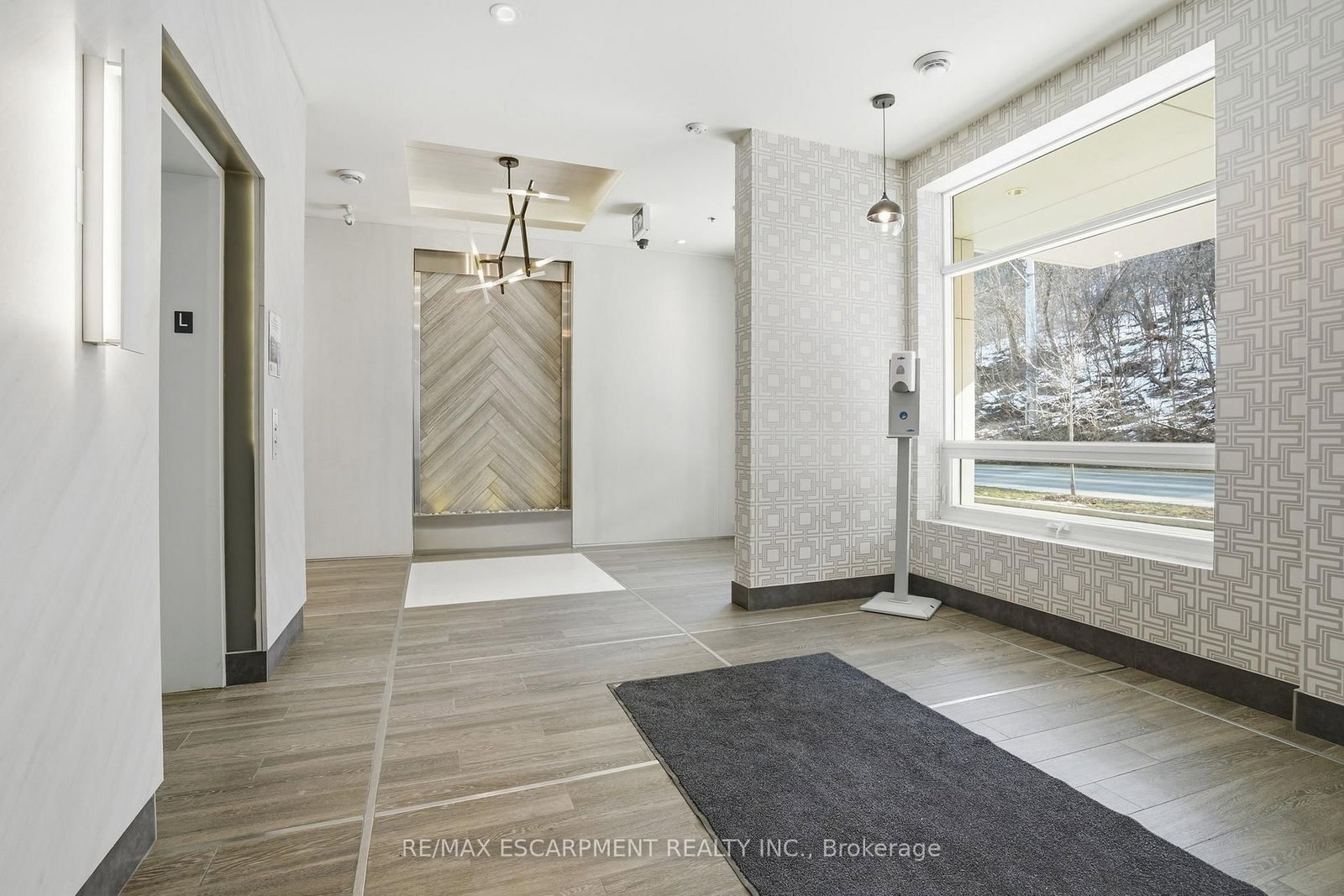 467 Charlton Avenue E, Unit 307 - Photo 6