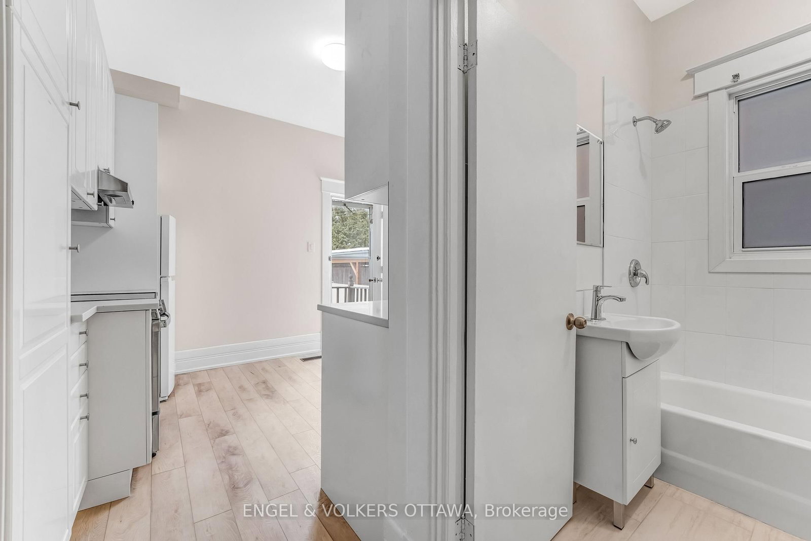 170 Ivy Crescent, Unit 2 - Photo 11