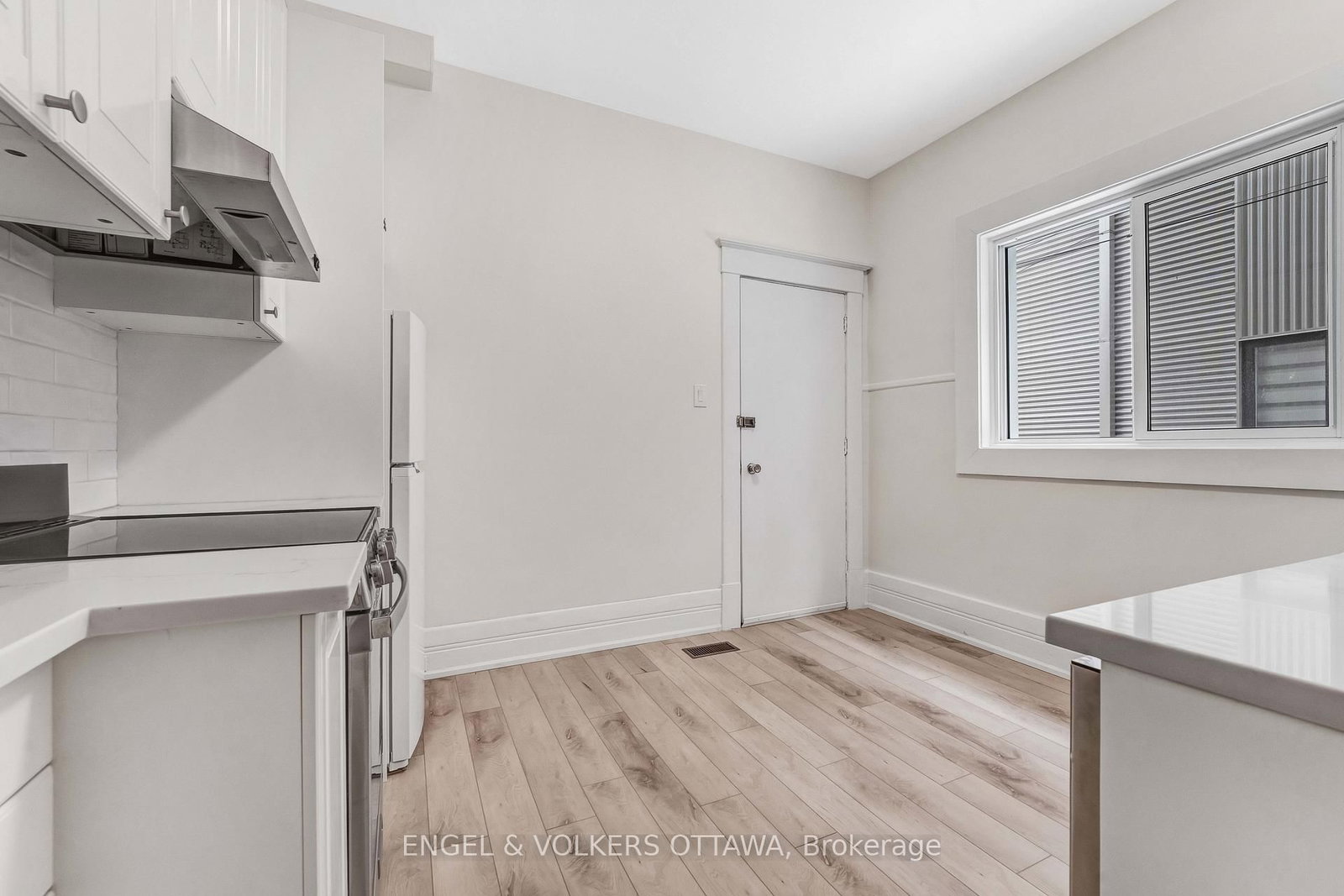 170 Ivy Crescent, Unit 2 - Photo 15