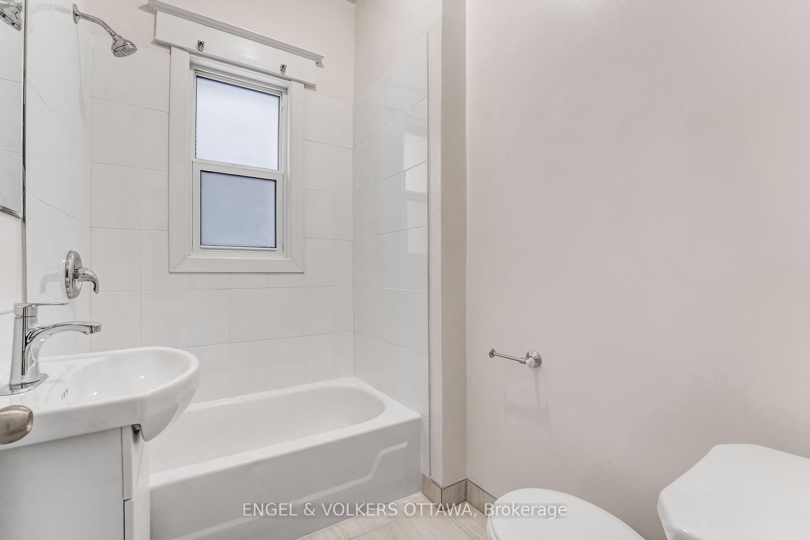 170 Ivy Crescent, Unit 2 - Photo 17