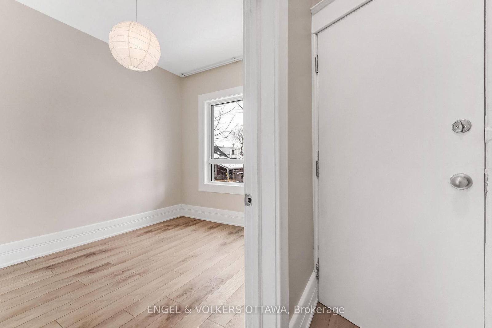 170 Ivy Crescent, Unit 2 - Photo 3