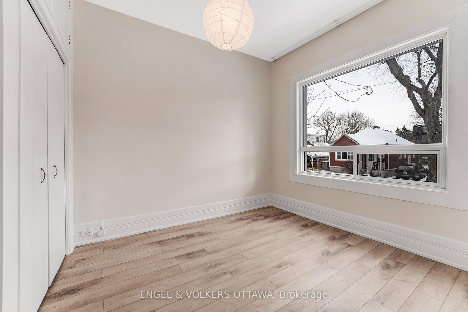 170 Ivy Crescent, Unit 2 - Photo 4