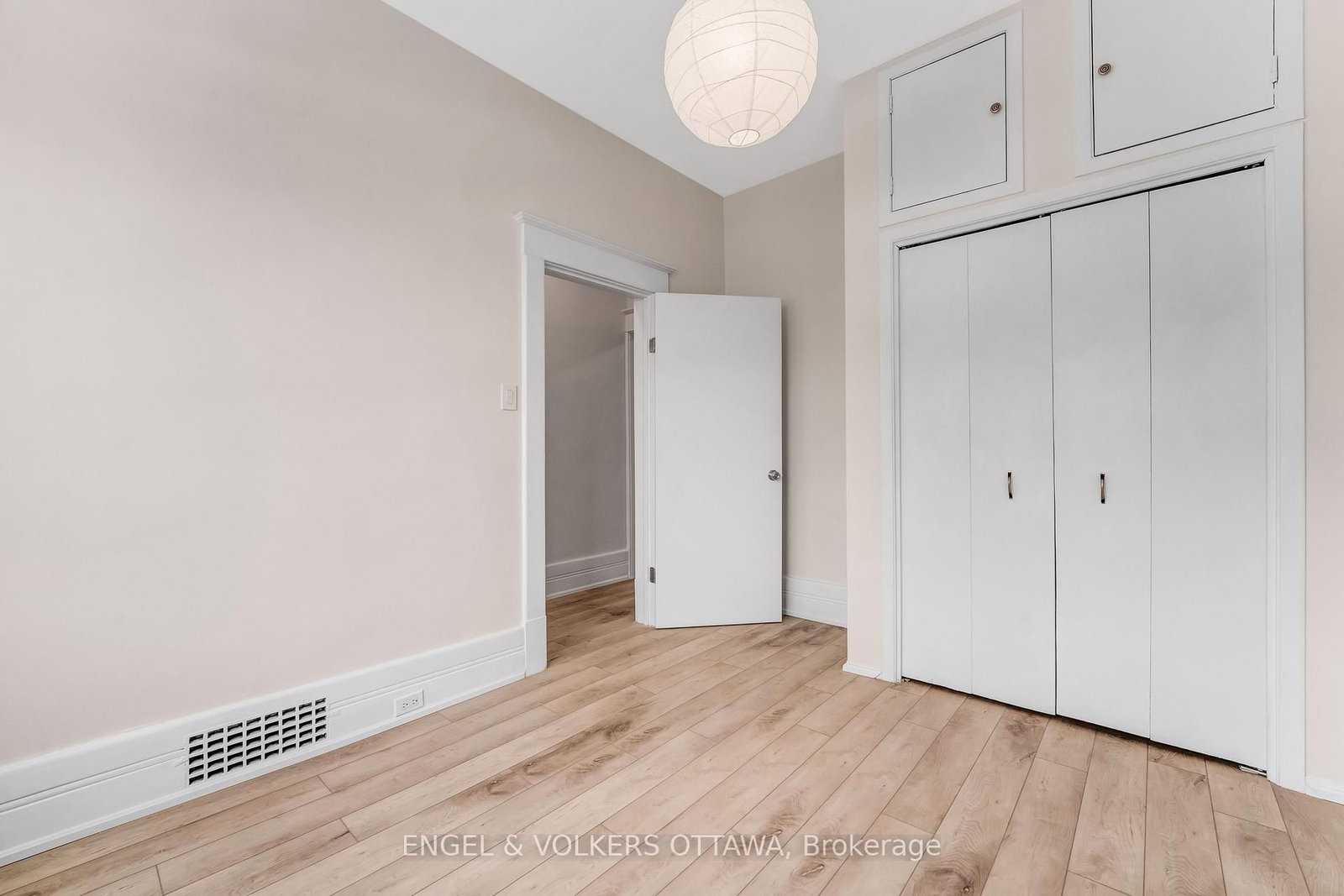 170 Ivy Crescent, Unit 2 - Photo 5