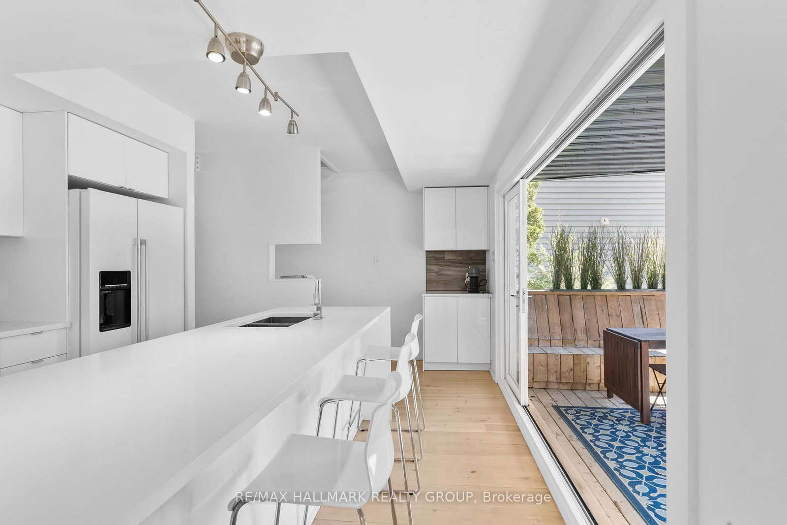 330 Winona Avenue - Photo 11