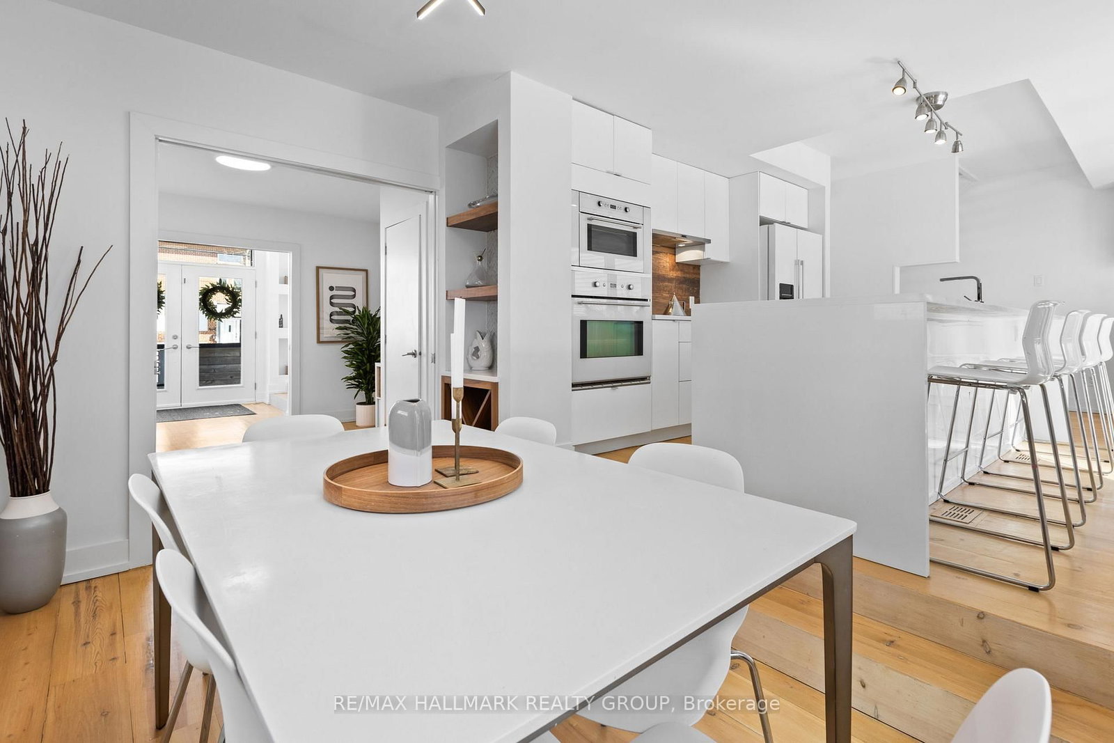 330 Winona Avenue - Photo 17