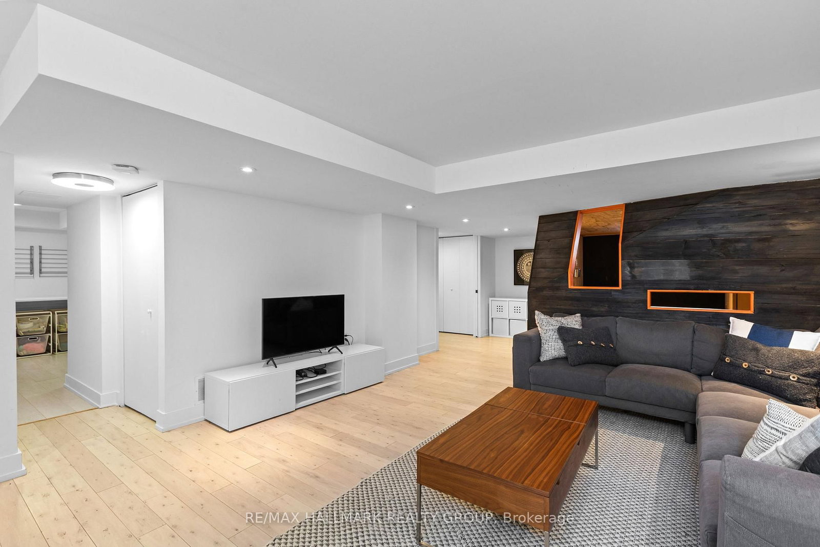 330 Winona Avenue - Photo 36