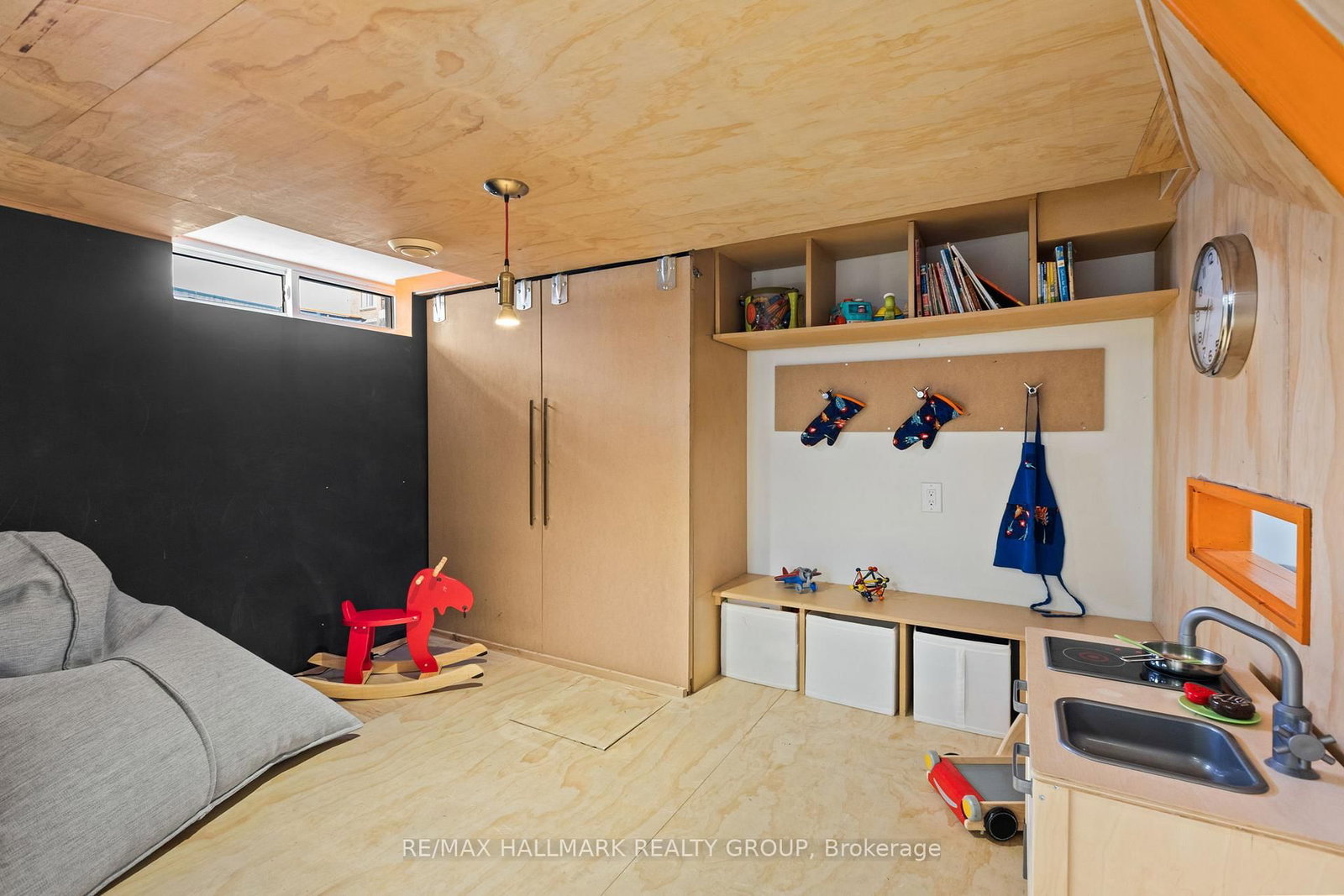 330 Winona Avenue - Photo 38