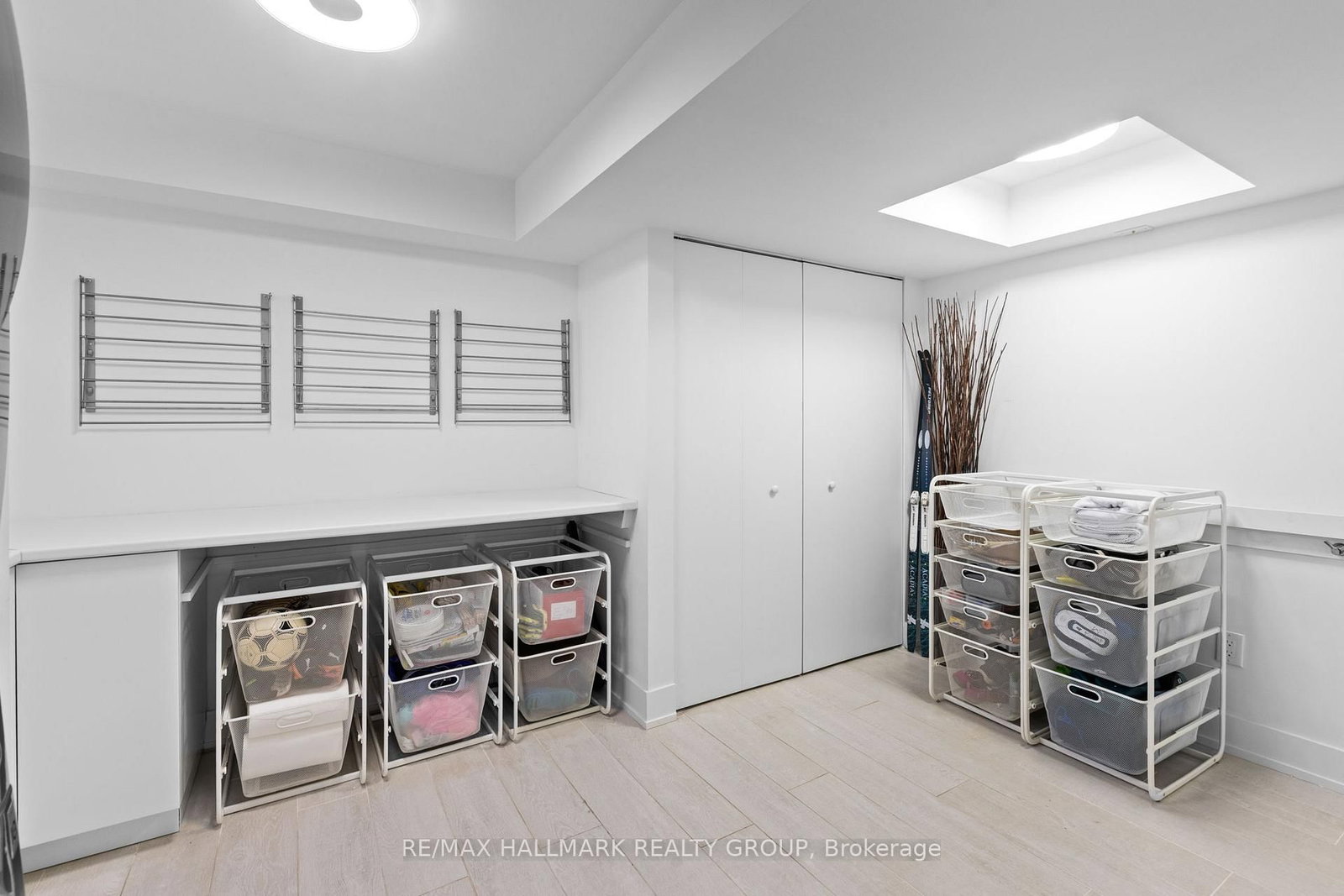 330 Winona Avenue - Photo 43