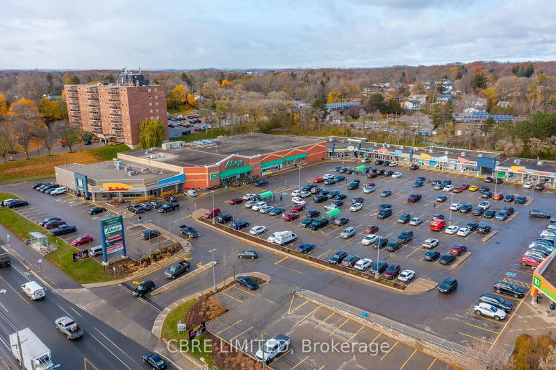 30 - 130 Cedar St, Cambridge, N1S 1W4 | Image 2