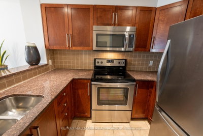 Unit 1007 — 200 Besserer Street — photo 5
