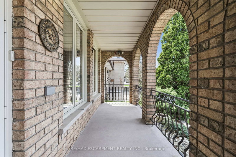 263 Guildwood Dr, Hamilton, L9C 6W7 | Image 3