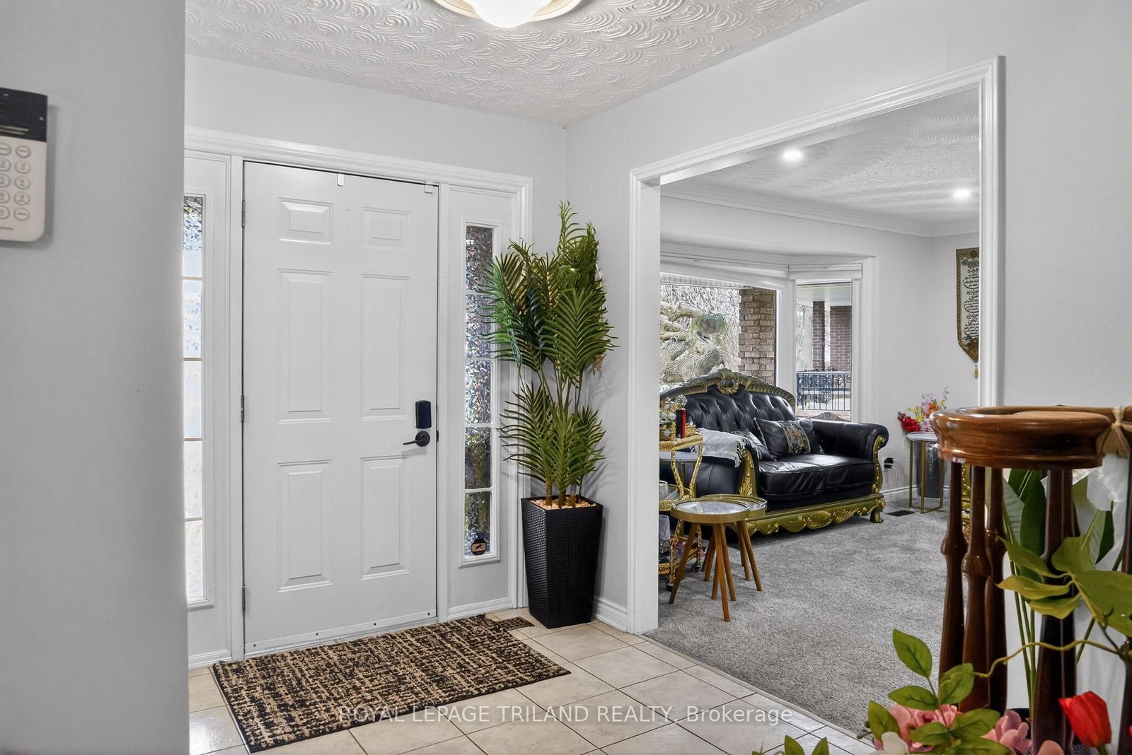 112 Clarendon Crescent - Photo 4