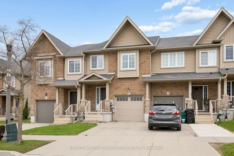 951 Zeller Cres, Kitchener, N2A 0C9 | Image 2