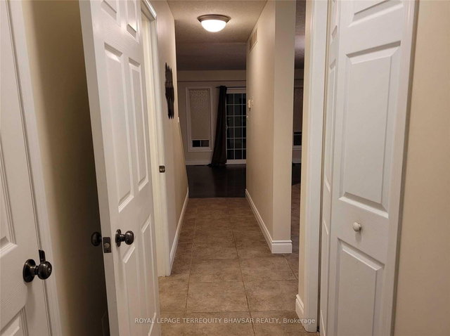 218 Featherstone Crescent