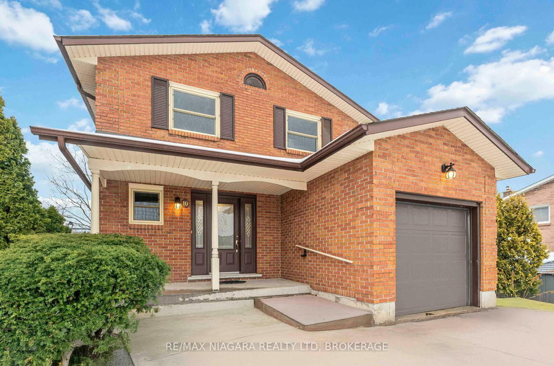 10 Donegel Pl, Hamilton, Ontario