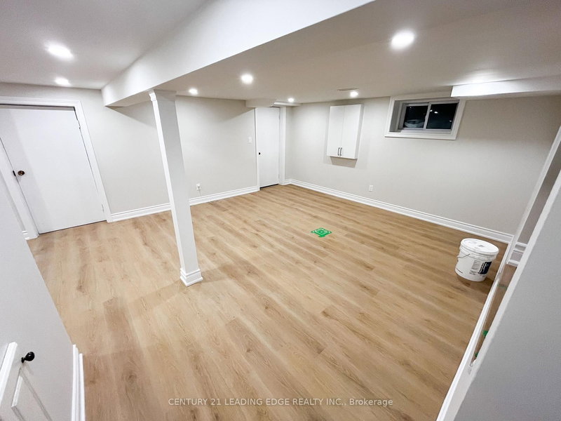 50 Limeridge Rd W, Hamilton, L9C 2V1 | Image 3