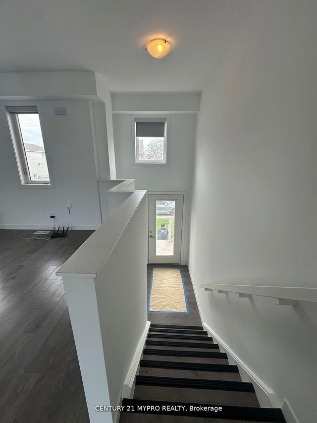 27 DENISTOUN Street