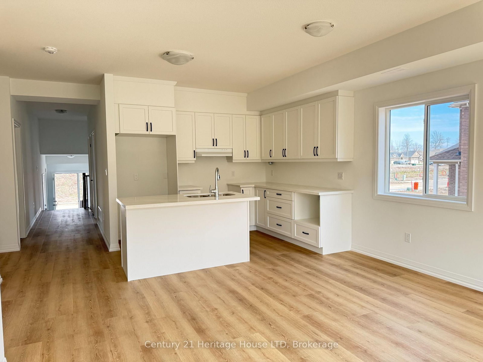 736 Burwell Street - Photo 3