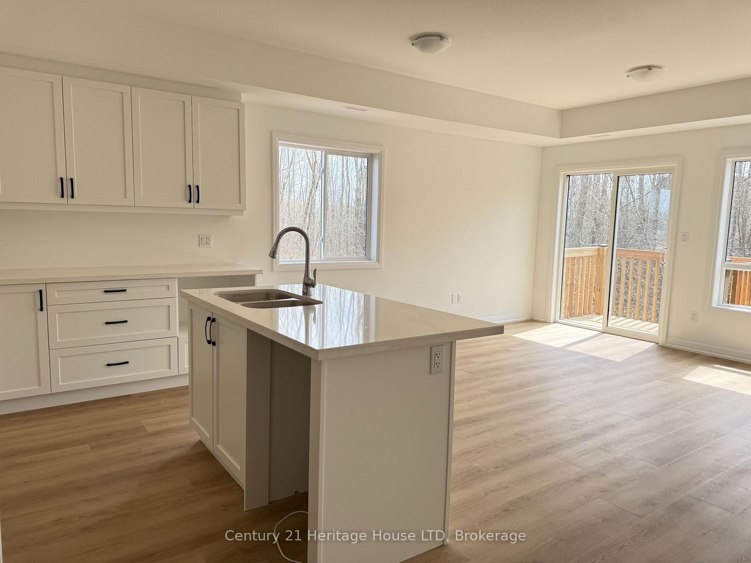 736 Burwell Street - Photo 4