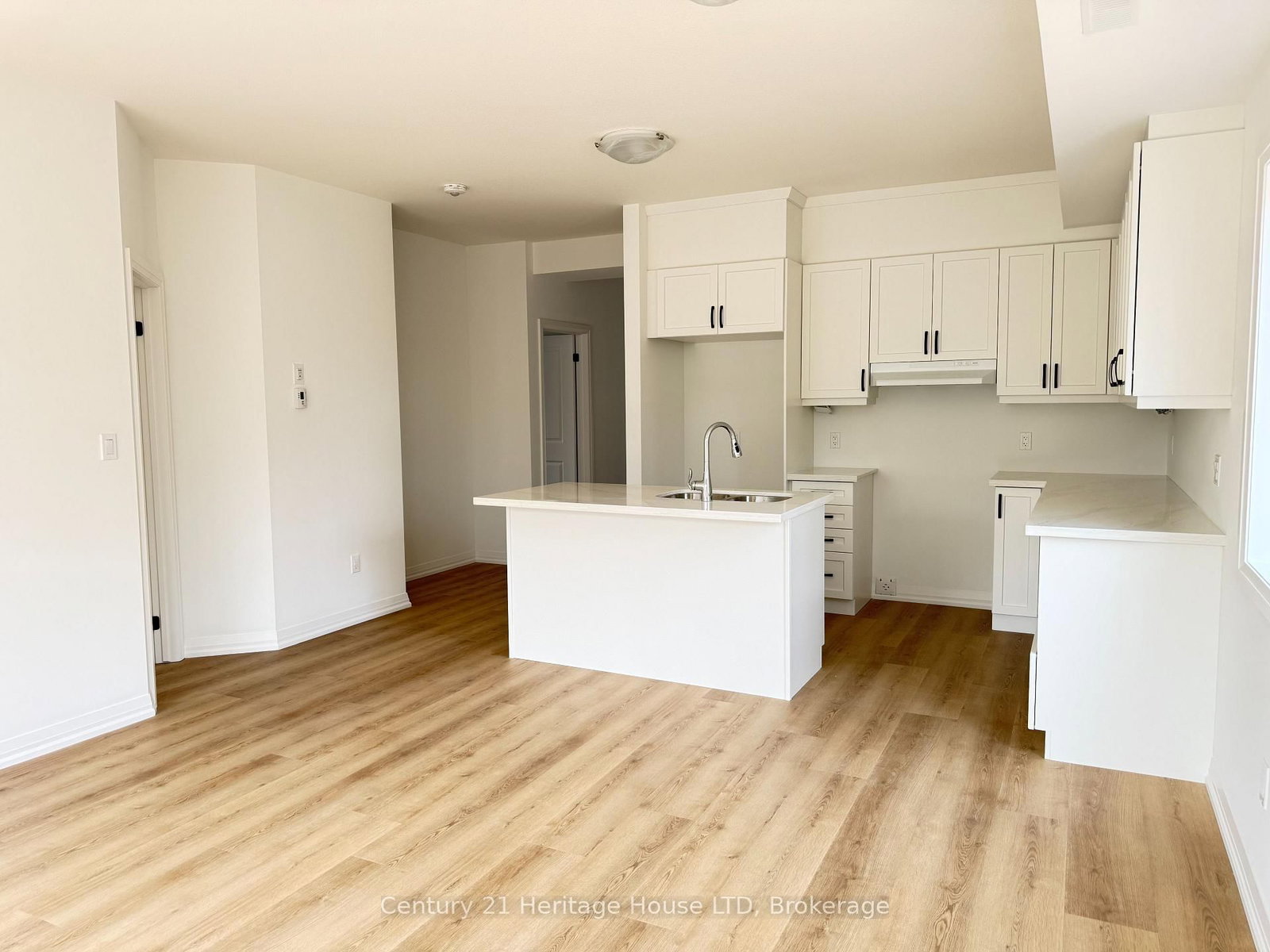 736 Burwell Street - Photo 5