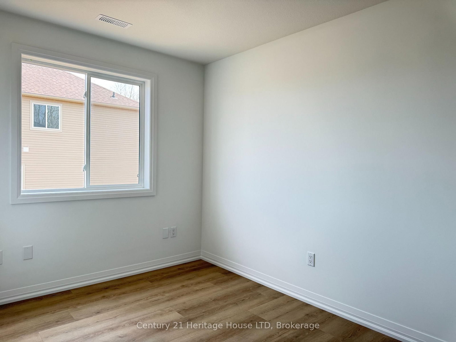 736 Burwell Street - Photo 8