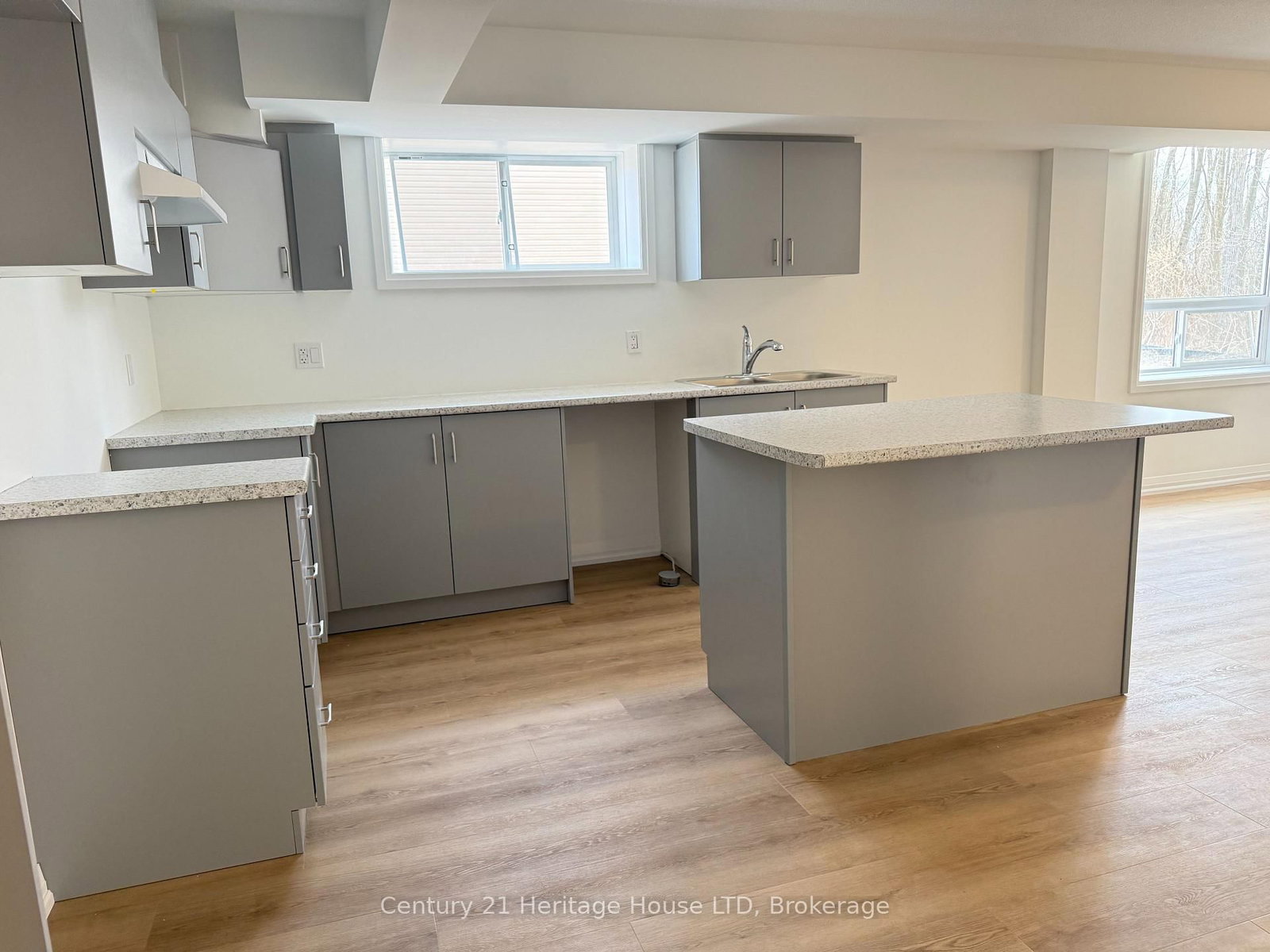 736 Burwell Street - Photo 3