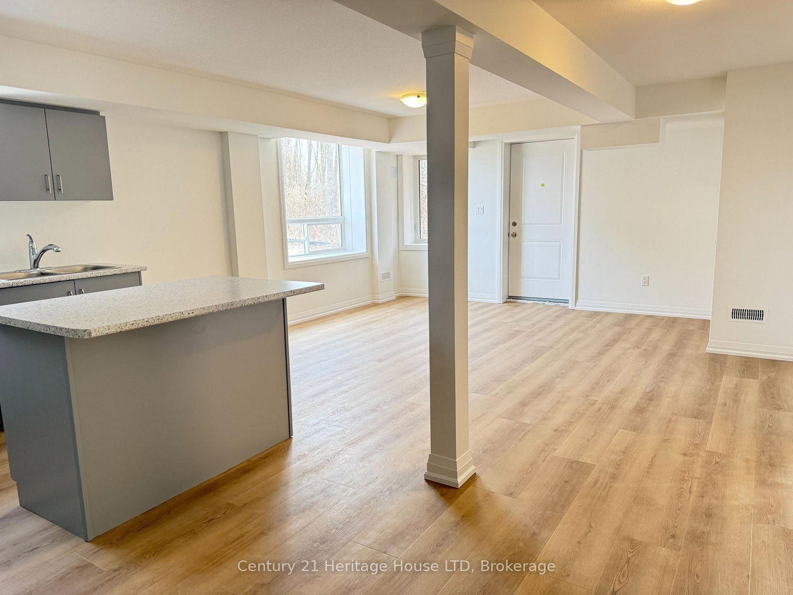 736 Burwell Street - Photo 4